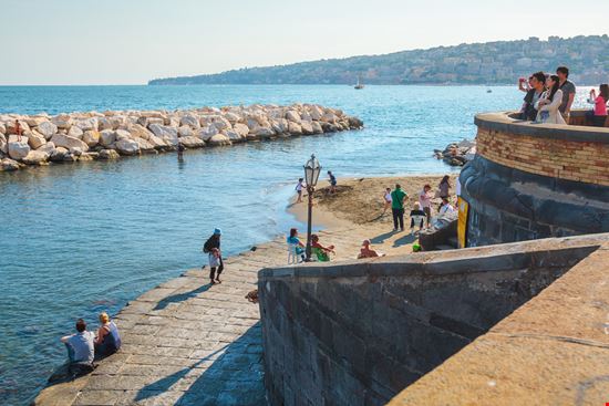 Lungomare Caracciolo Napoli Shutterstock.com 